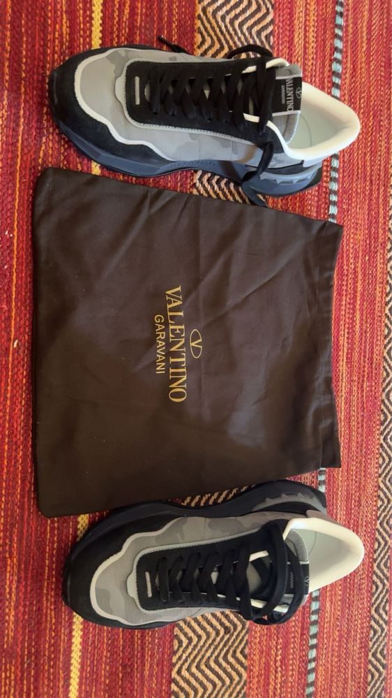 Adidasi Valentino Garavani lace runner