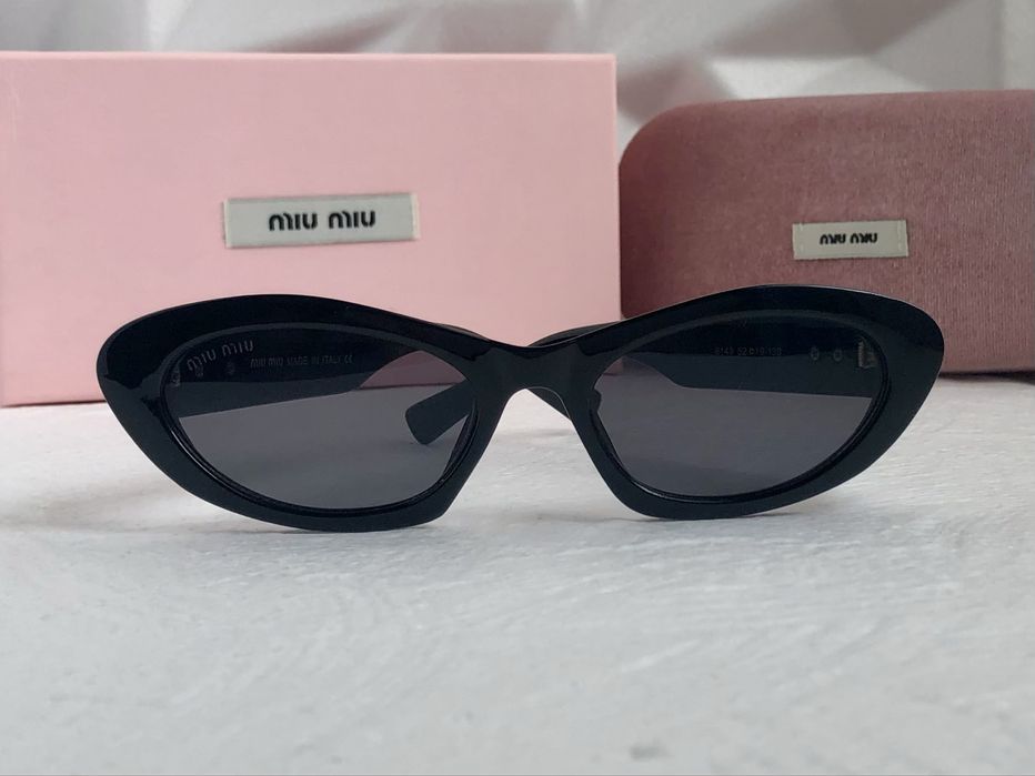 Дамски слънчеви очила елипса овални 2 цвята черни бели