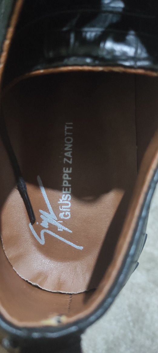 Продам качественную обувь Giuseppe Zanotti 44