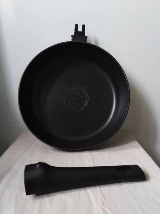 ОТДАМ ДАРОМ жаровню, со съёмной ручкой, 6х21х24см, FISSMAN, Дания, БУ