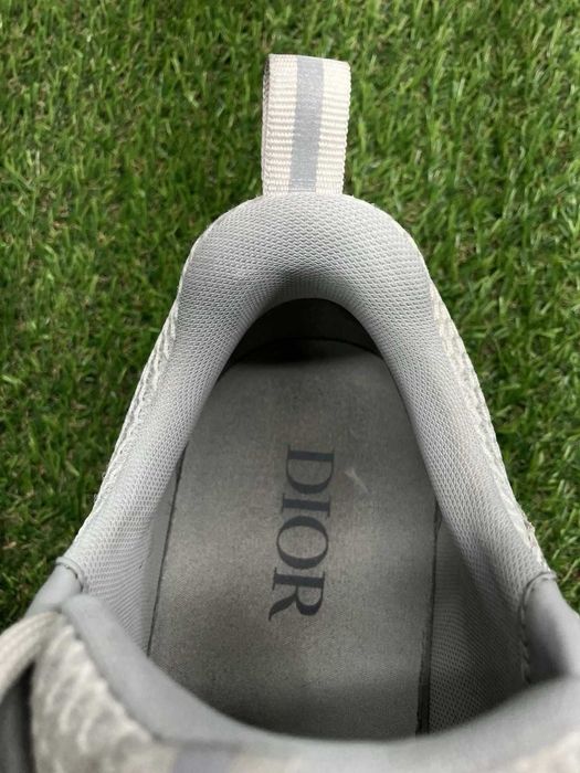 CLASS Dior B22 Reflective White (от/до 40-46 номер)