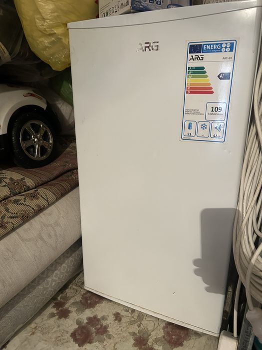 Продам холодильник ARG ARF93 в отличном состоянии, цвет белый,