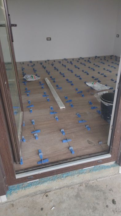 Execut amenajatri interioare exterioare.