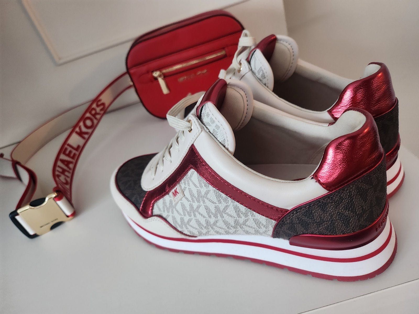 Кецове и чанта Michael kors