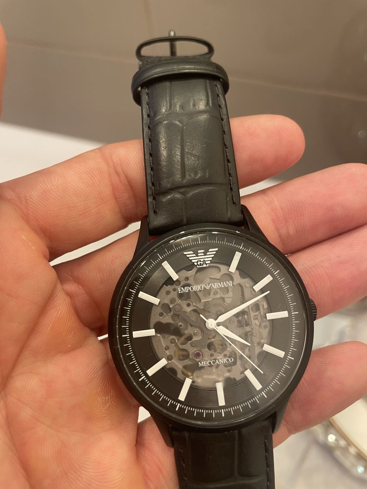 Часовник Armani Meccanico