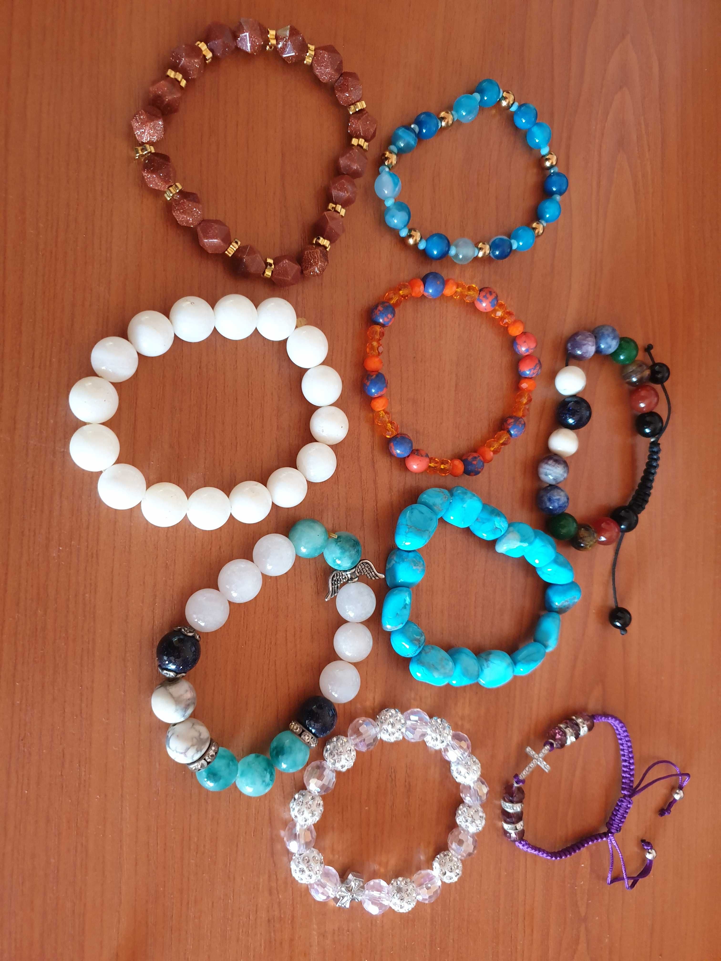 Лилаво колие + сребристо колие = 10лв ; 9 гривни с камъни за 25лв.