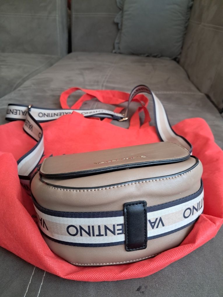Valentino оригинална чанта
