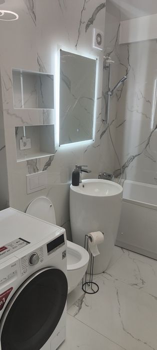 Ofer spre închiriere studio