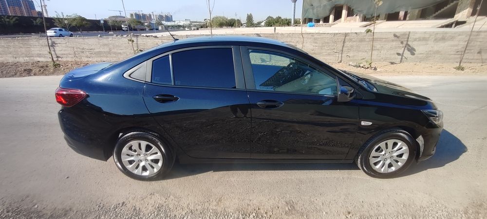 Bir qoʻl moshina oʻzimnik