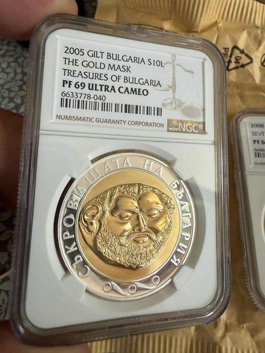 Монета маска маска