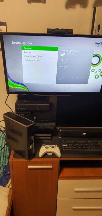 Vând Xbox 360 250Gb Complet