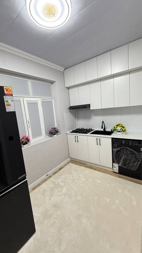 Чиланзар -13 кв 1*2/2/4. 40м2 Срочно Продам квартиру балкон 2x3