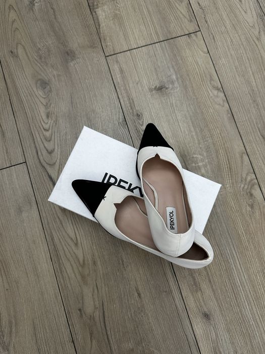 Дамски обувки с нисък ток