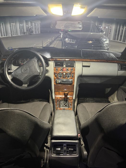 Mersedes Benz 210 Arenda