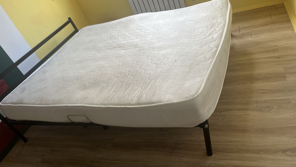 Матрас бесплатно 160 /200  . Без клопов . На дачу