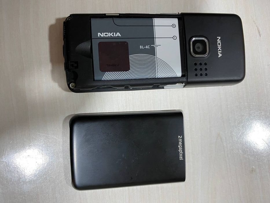 Assalom alekum telefonlar sotiladi Original Nokia 6300 Qora Oq Silver
