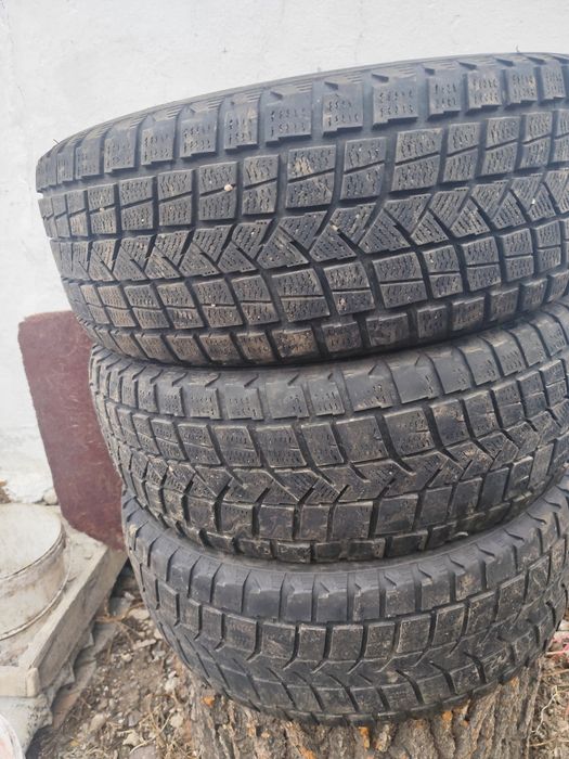 Зимняя резина 235/60/16