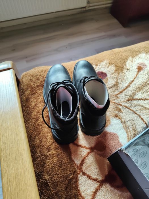 Ghete bărbați piele