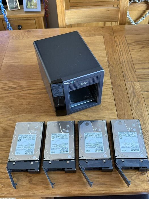 Vând diferite tipuri de stocare External Storage