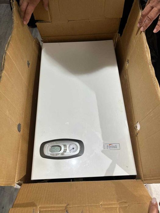 Итальянская автономная печь Ferroli Оригинал, на 240кв м новая