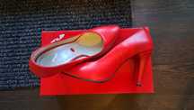 Pantofi rosii, din piele, cu toc