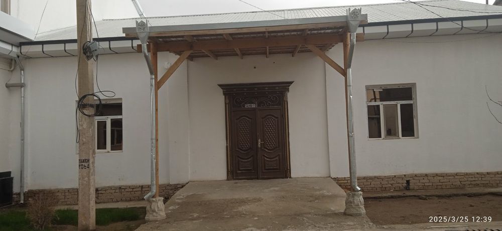 Hovli joy sotiladi