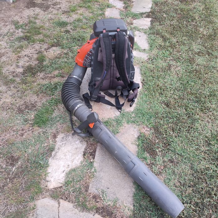 Husqwarna 570 BTS моторна духалка за гръб