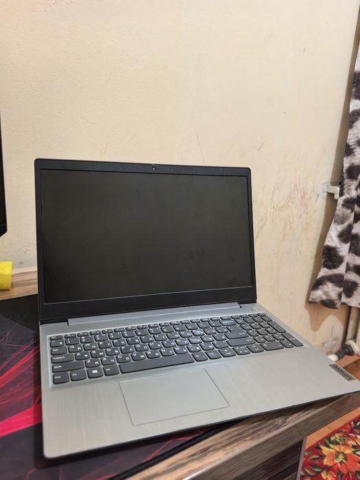 Ноутбук Леново 2021 года Athlon Silver 3050