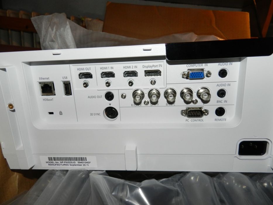 NEC PA622U/PA522U 3LCD projector-поддържа 4К,3D,16000лвПрофесионален П