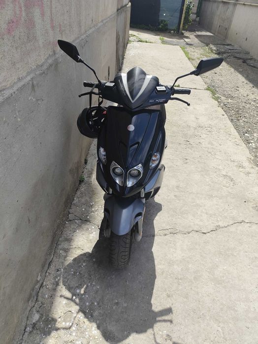 Vând Motoscuter Malaguti F 12 i inmatriculat 49cc