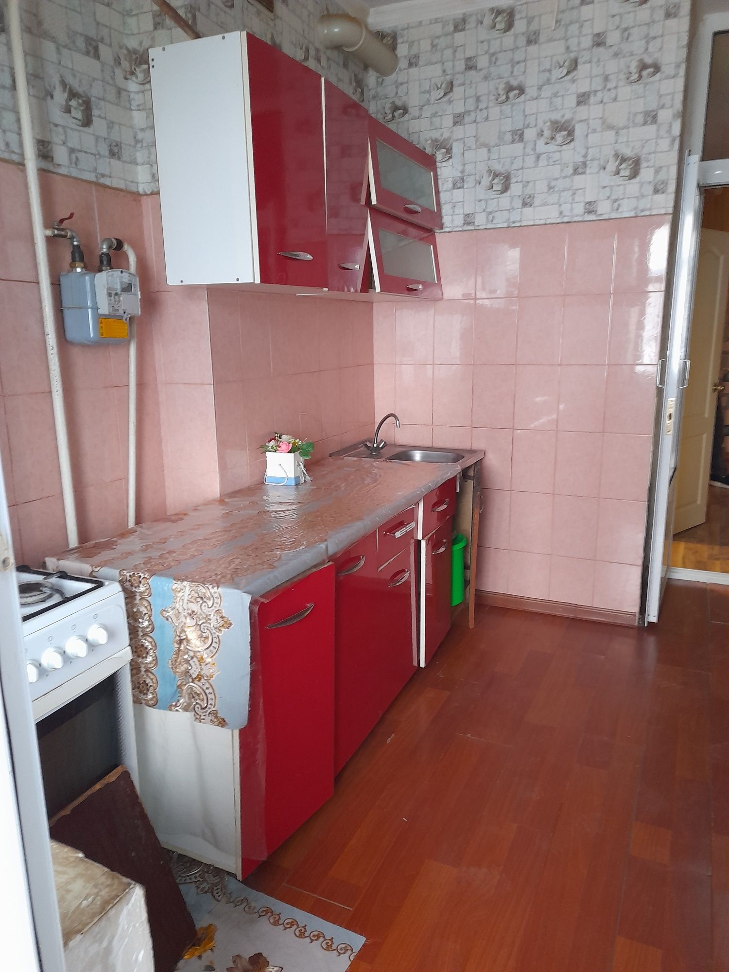 2x kvartira sotiladi Chirchiq tankoviy yonida