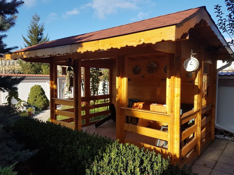 Foișor din lemn masiv pentru grădină