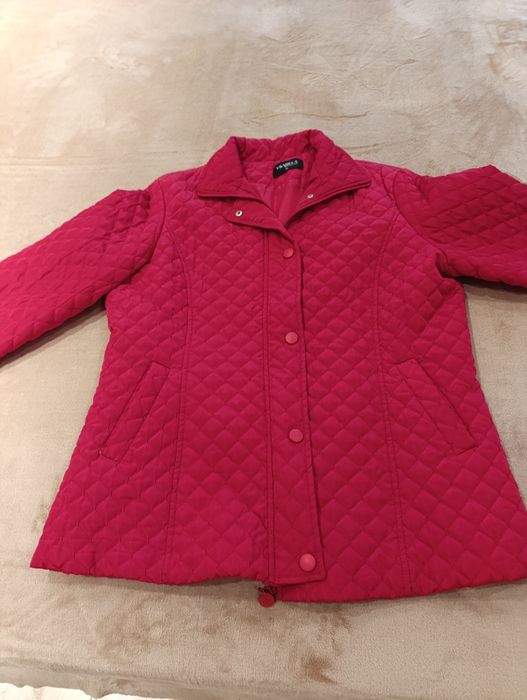 Дамско червено яке