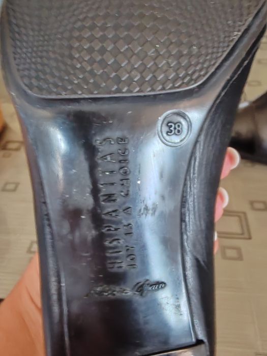 Vând încălțăminte de piele