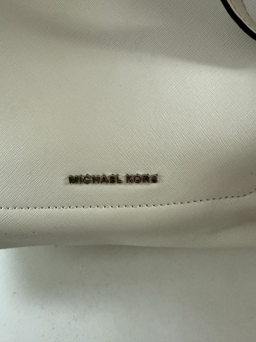 Бяла чанта michael kors