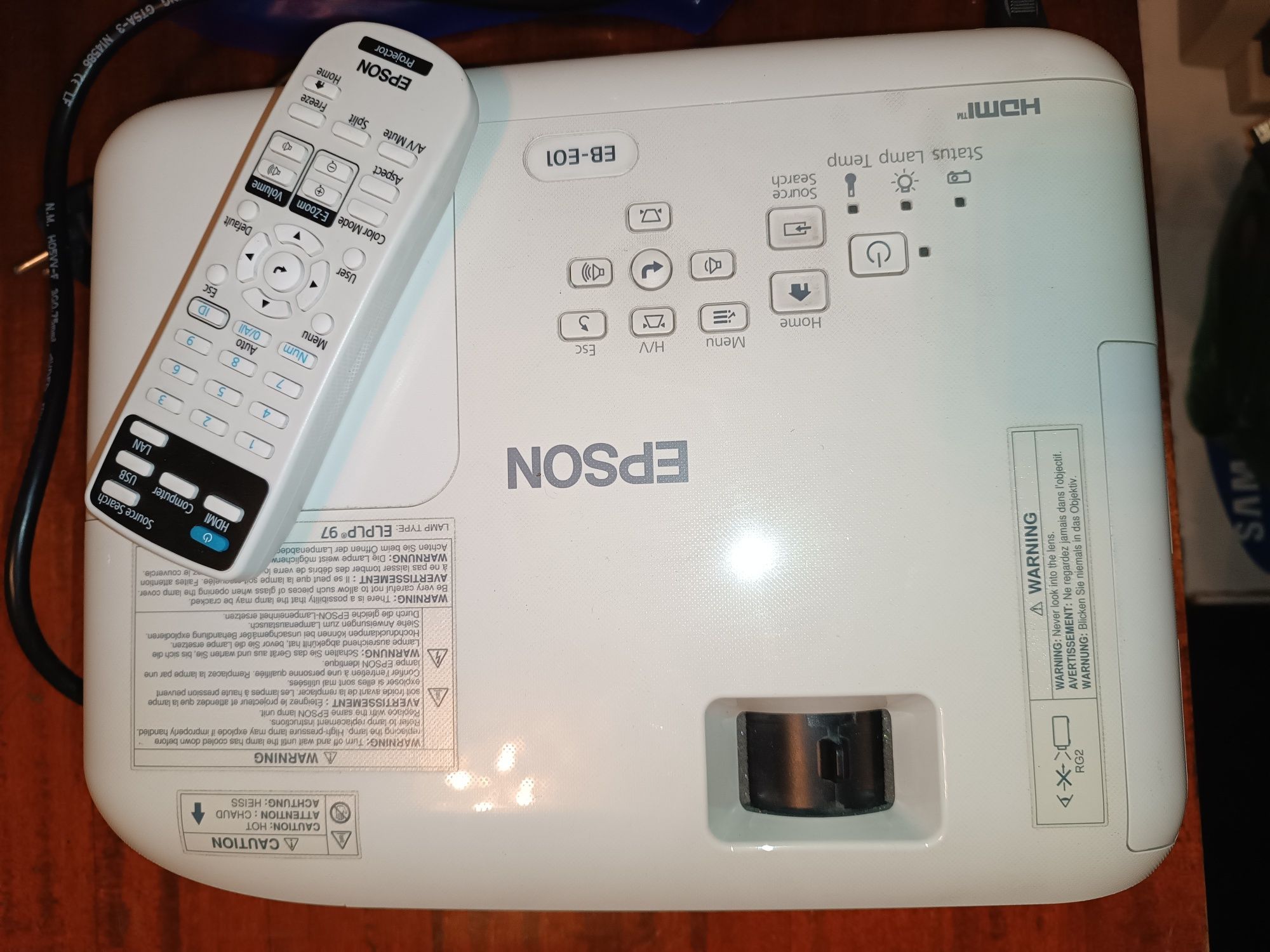 Продам проектор epson eb-01 отличном состоянии