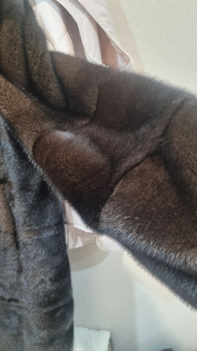 Продам шубу норковую новую и мутоновую в подарок