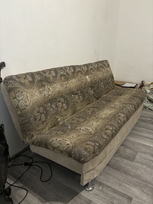 Диван продам срочно