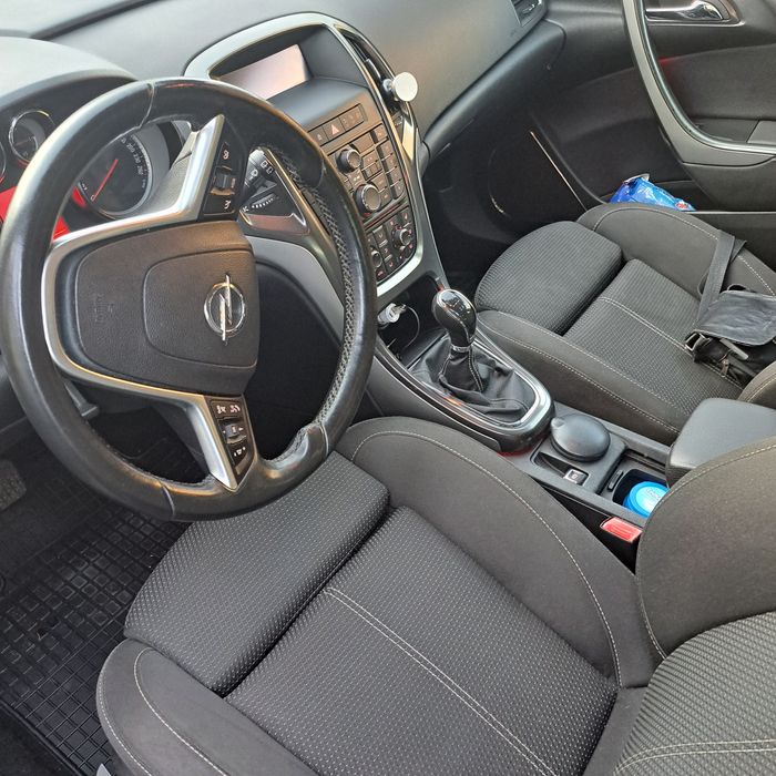 Opel astra j   euro  5  2011 diesel 1.7