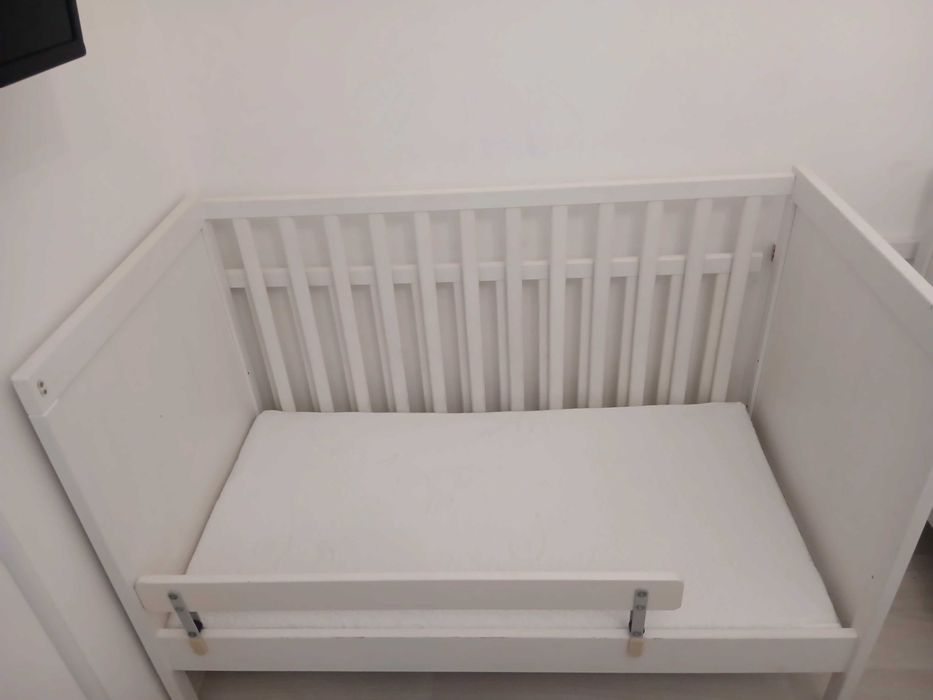 Patut bebe cu saltea cocos