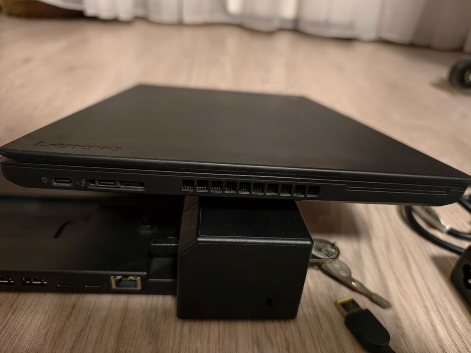 Бизнес лаптоп Lenovo Thinkpad T480 ,i7 ,32GB Ram,512ssd ,m2 slot free.