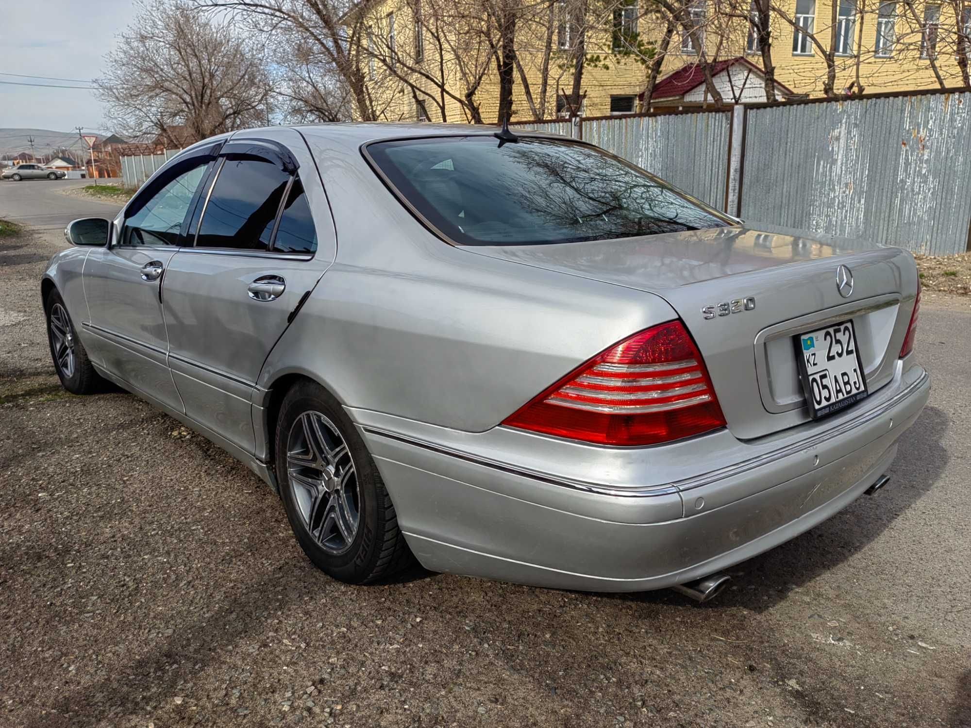 Mercedes Benz S class 320