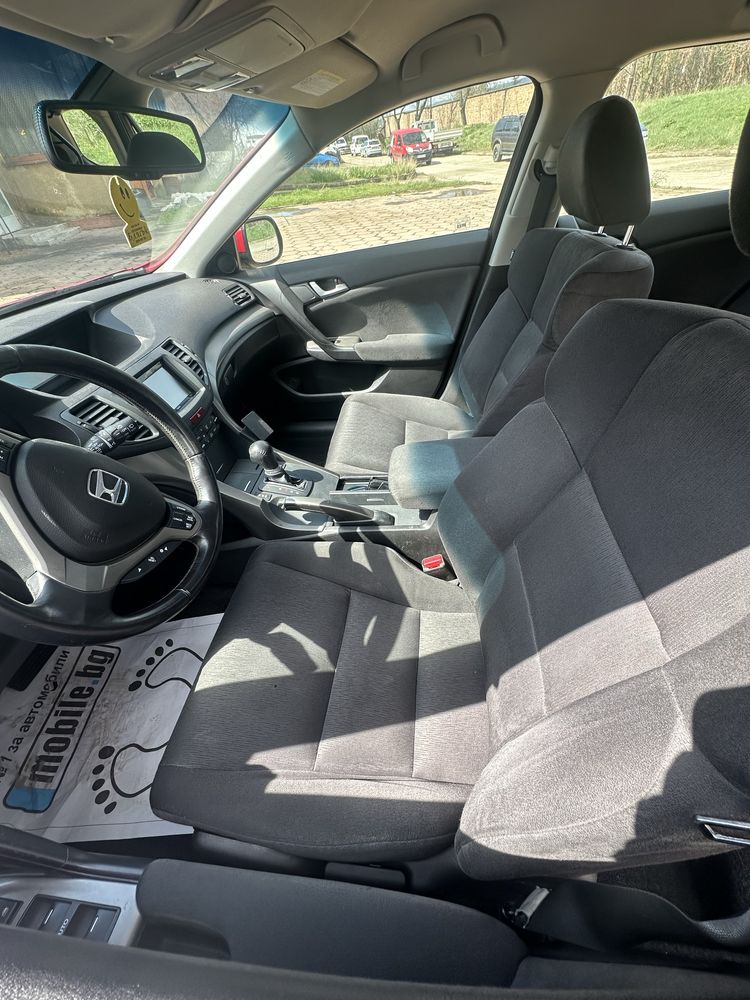 Honda Accord Elegance Tourer VIII 2.0I