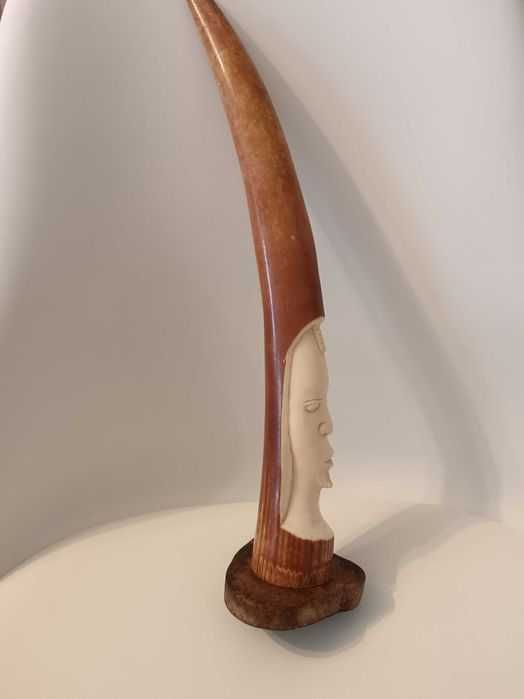 Sculptura din fildeș sec XX