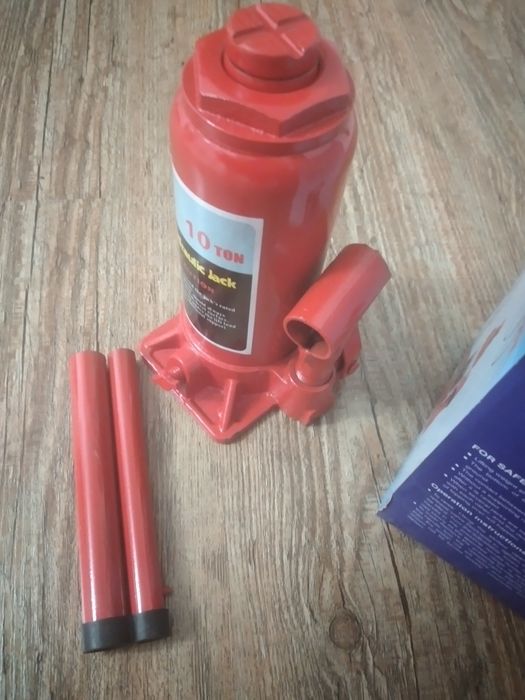 Домкрат 10 т. Новый