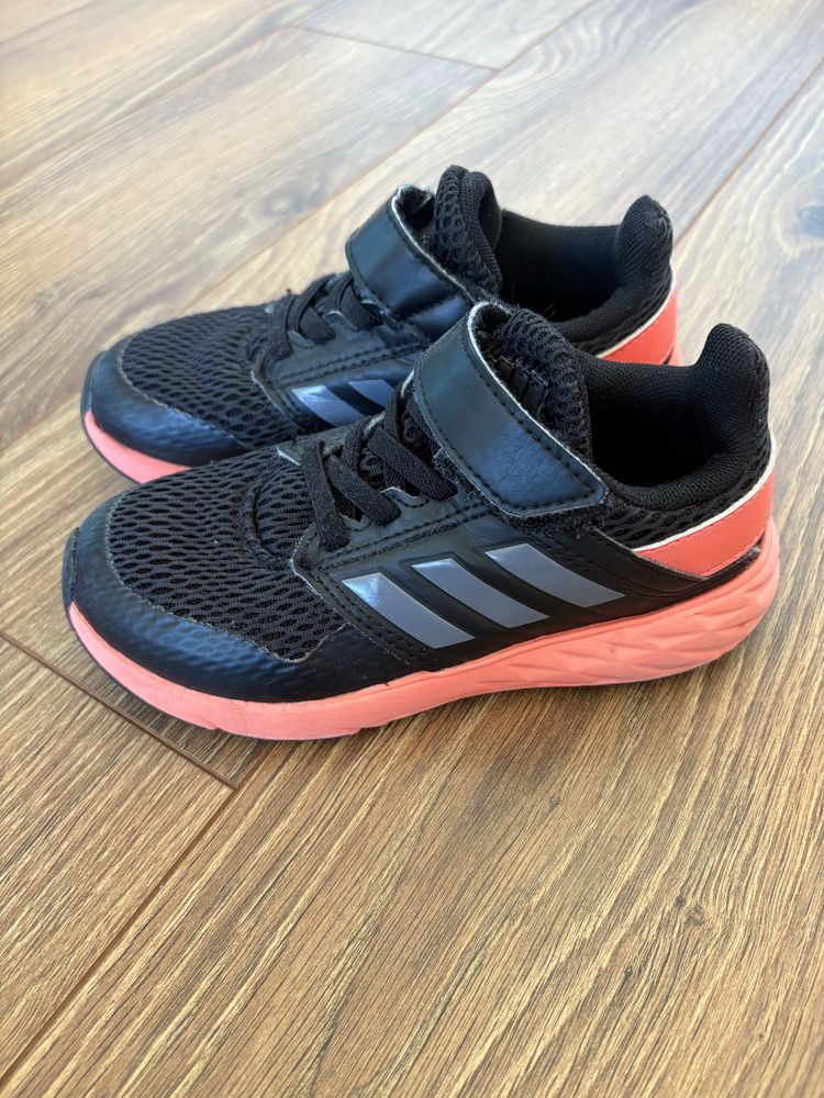 Маратонки Adidas