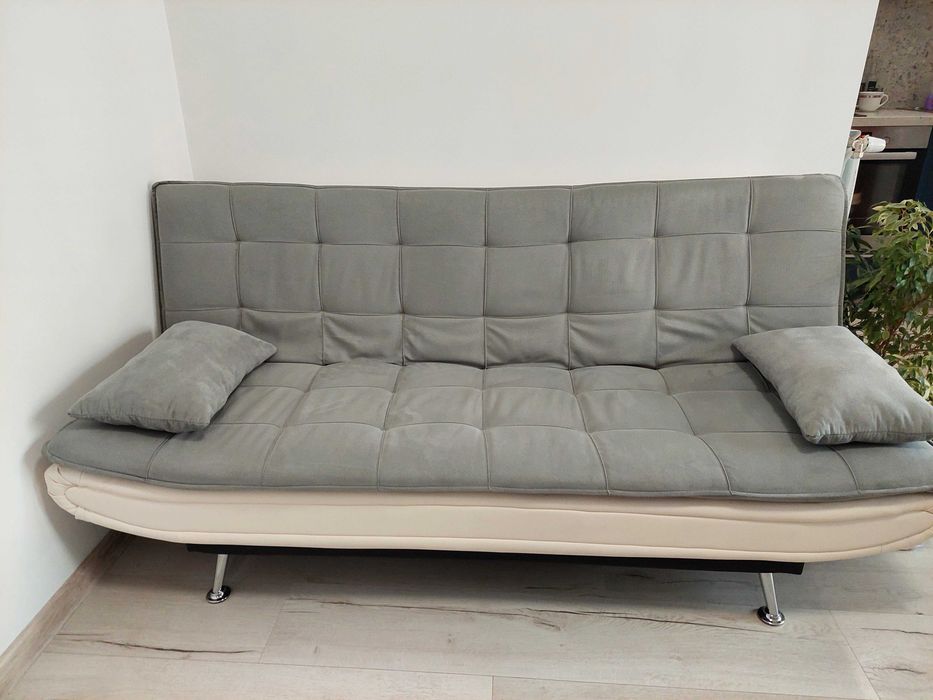 Продавам изгодно диван с функция за сън