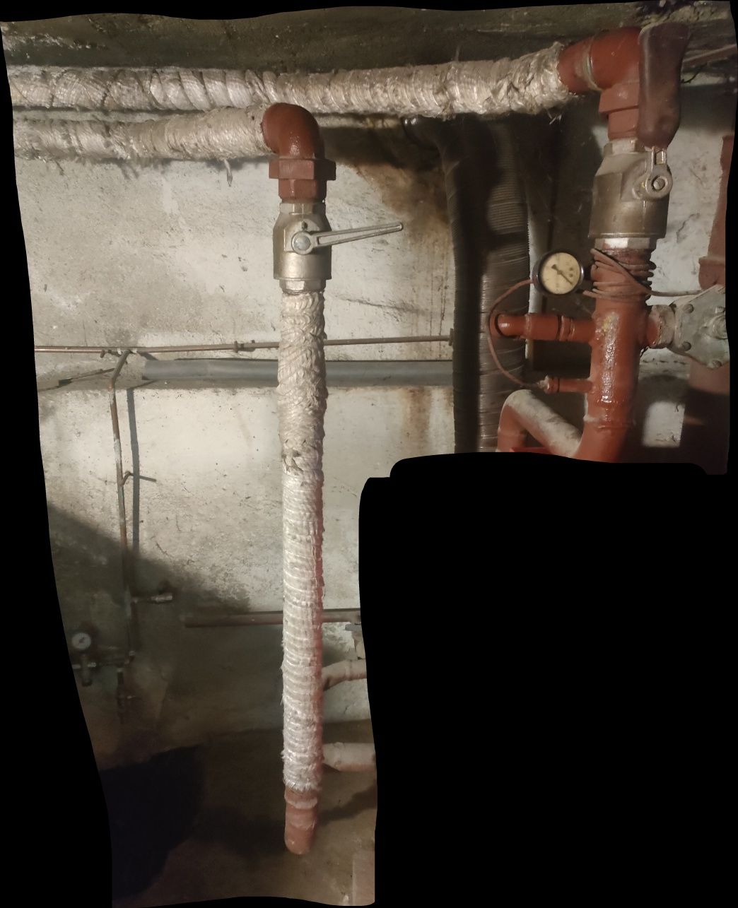 Vând boiler apă caldă și  racordurile (tur/retur) pentru  centrală