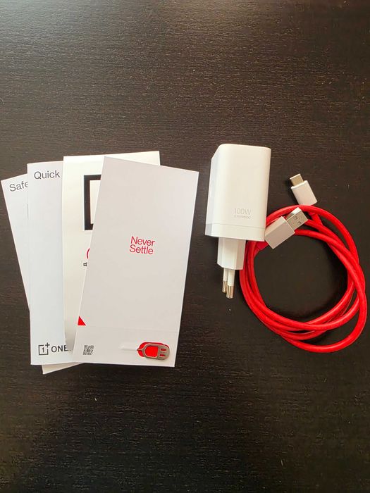 OnePlus 11 5G 16/256GB - гаранция, отлично състояние, зарядно 100W
