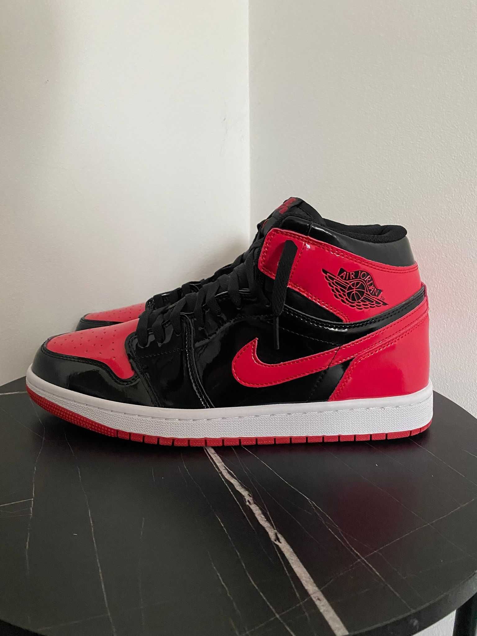 Air Jordan 1 High Patent Bred